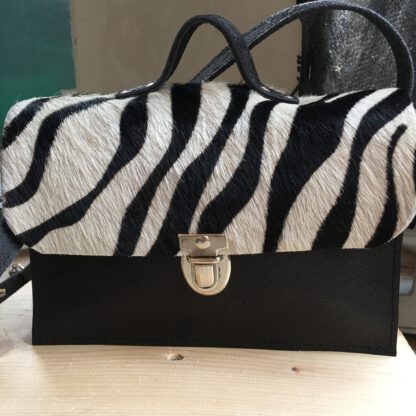 #2 Mini schooltasje 'vachtje' - Afbeelding 2